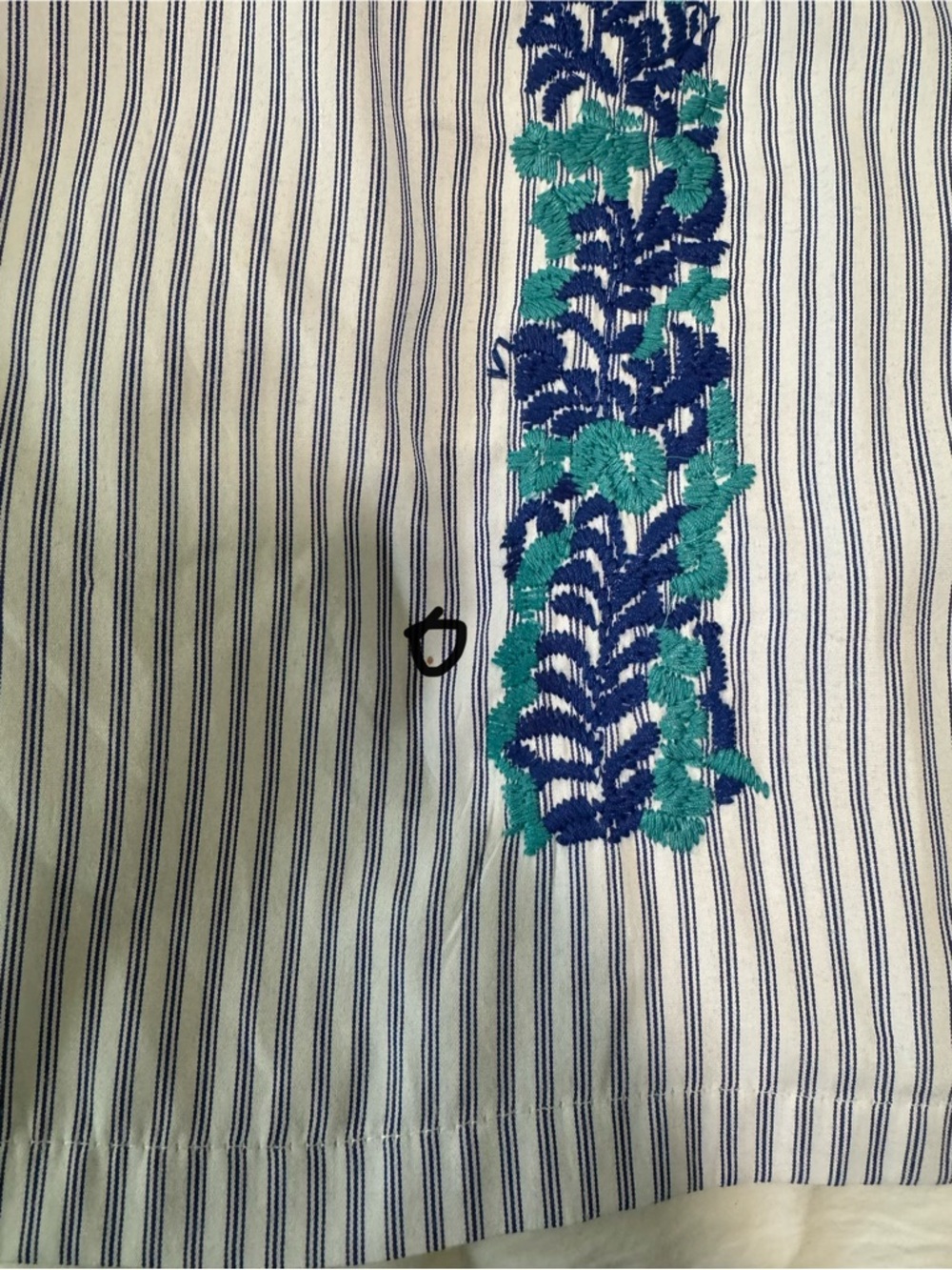 J.Marie Cotton Top with Embroidered Flowers Size M - Picture 4 of 7